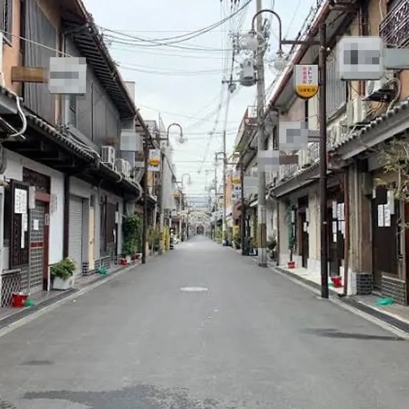 メイン通りの様子